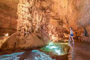 Natural-Bridge-Caverns-4