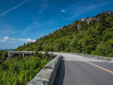 Linn-Cove-Viaduct-Blue-Ridge-Parkway-Landmark