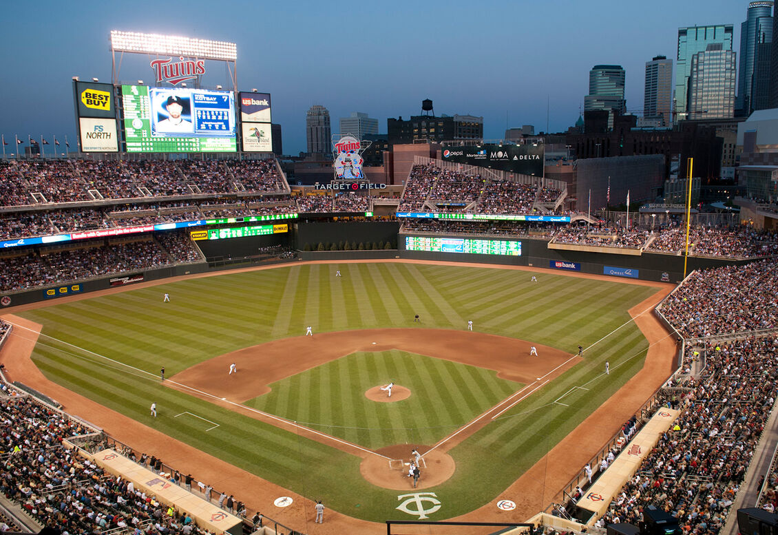 targetfield-2443-Twins-baseball-against-Chicago-White-Sox-at-Target-Field